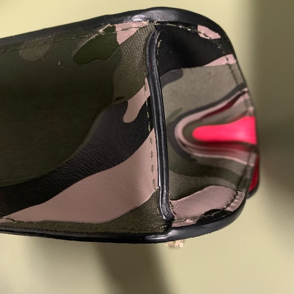🔥VALENTINO CAMO BAG🔥 - Picture 5 of 13
